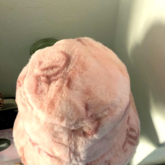 Juicy Couture Fleur Fur Bucket Hat - Picture 5 of 7